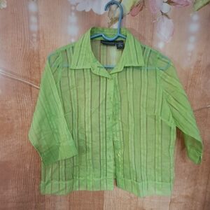 Relativity sheer green button down top size medium petite